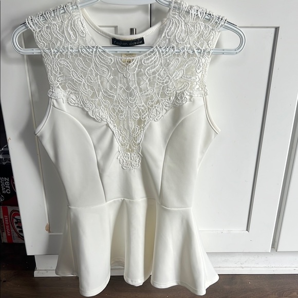 Elegant White Lace Peplum Top- women size small - Picture 1 of 3
